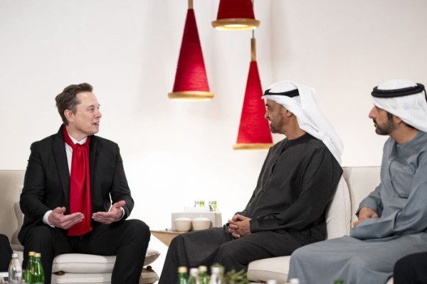 Elon Musk se reunió con líderes de Emiratos Árabes Unidos