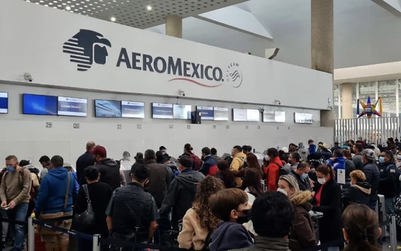Aeroméxico cancela 43 vuelos por contagios COVID en tripulaciones